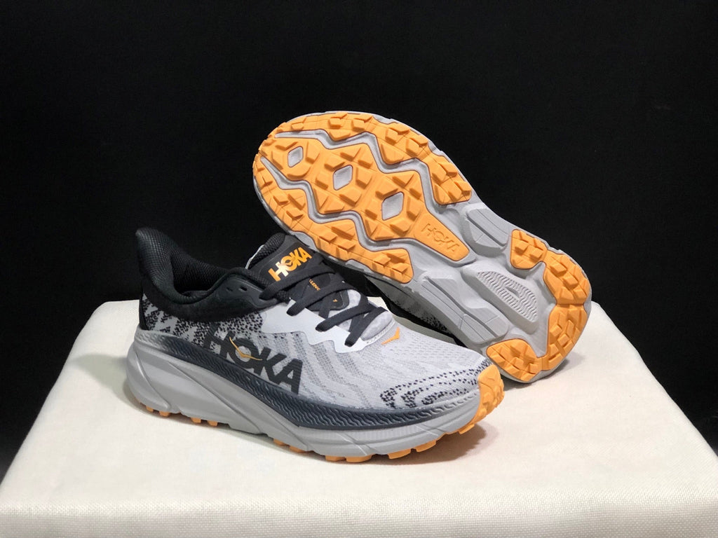 HOKA ONE ONE Challenger 7 Trail Shoes for Running - product image from the listing.