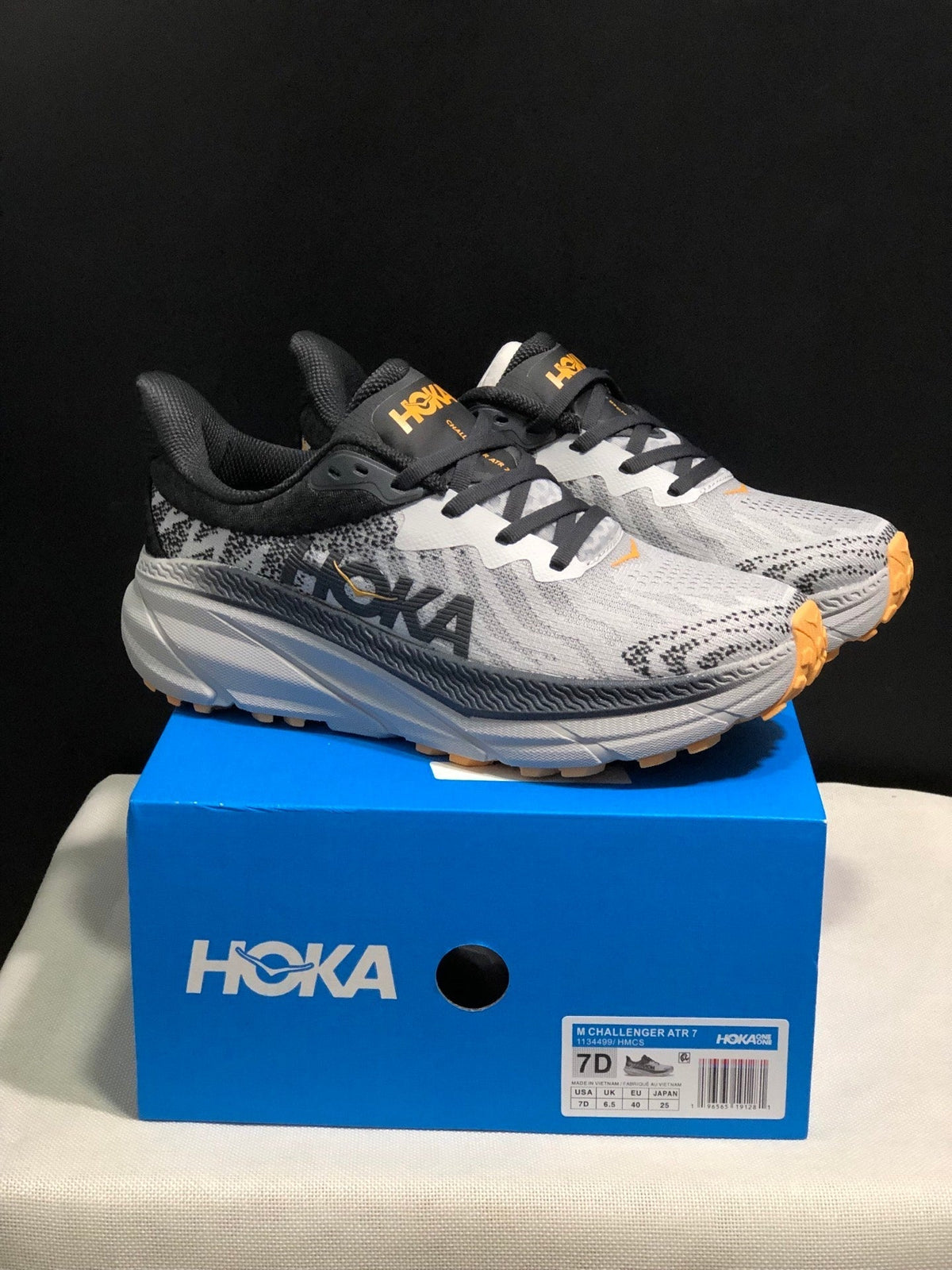 HOKA ONE ONE Challenger 7 Trail Shoes for Running - product image from the listing.