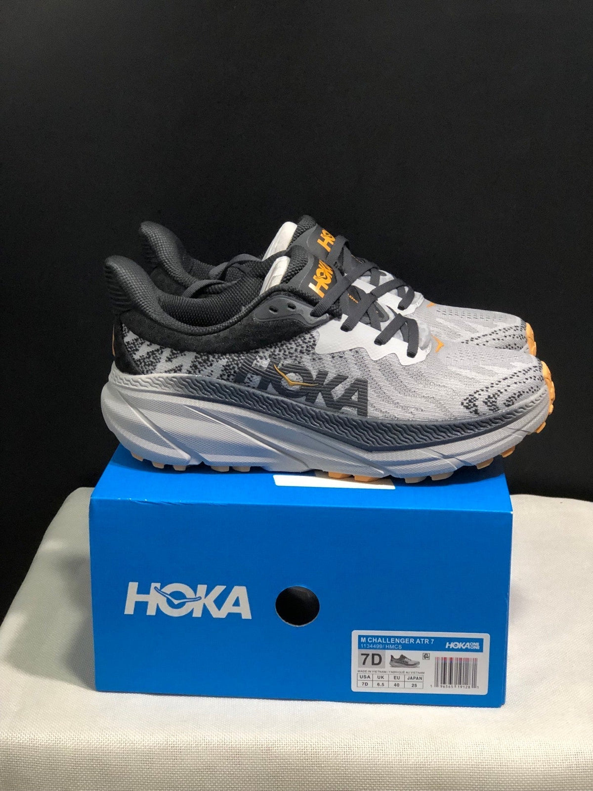 HOKA ONE ONE Challenger 7 Trail Shoes for Running - product image from the listing.