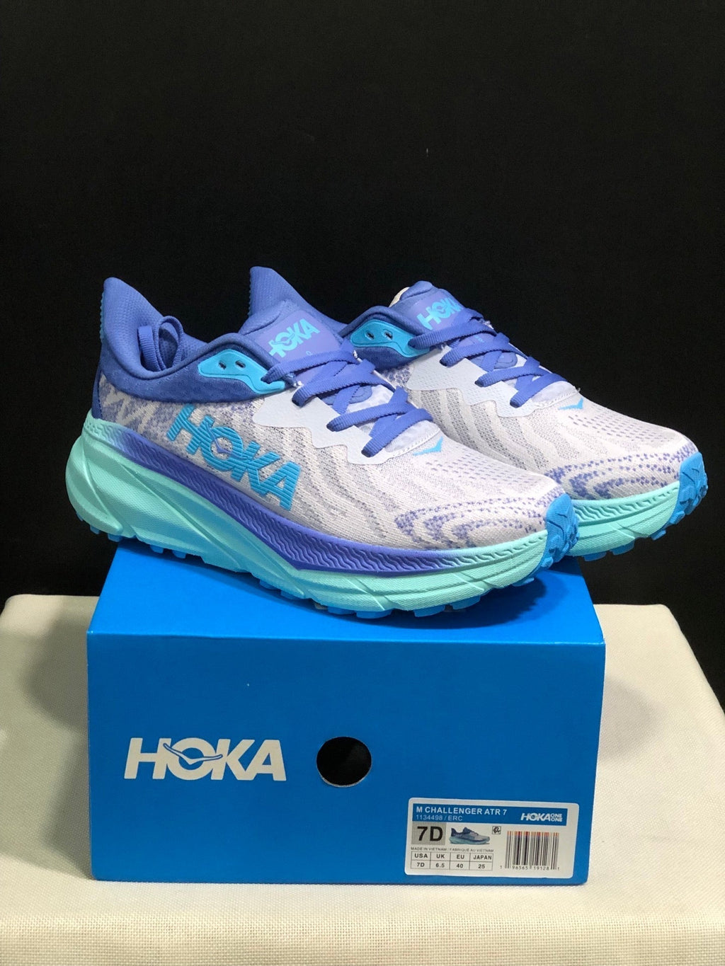 HOKA ONE ONE Challenger 7 Trail Shoes for Running - product image from the listing.