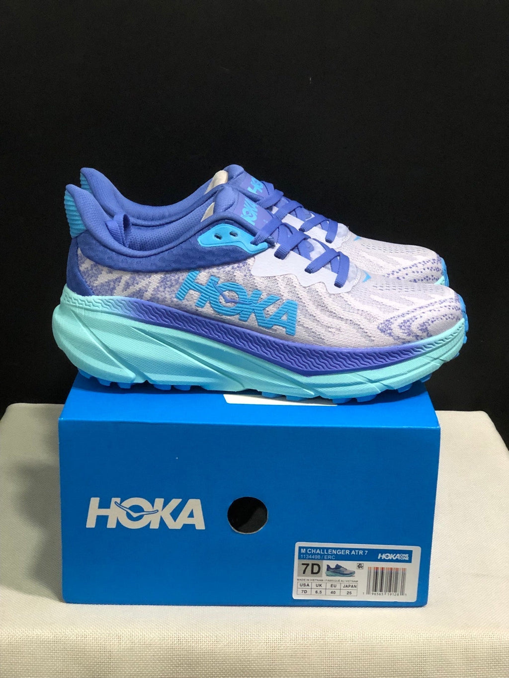 HOKA ONE ONE Challenger 7 Trail Shoes for Running - product image from the listing.