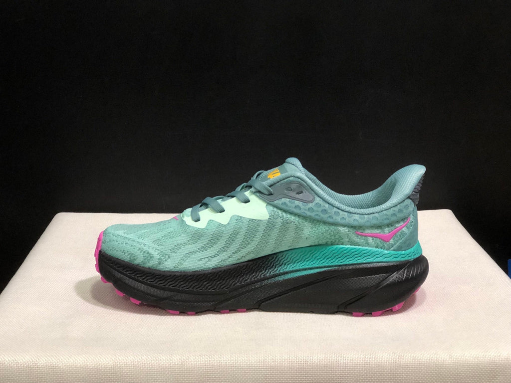 HOKA ONE ONE Challenger 7 Trail Shoes for Running - product image from the listing.